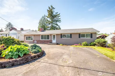 933 S Nevada Dr, Longview, WA 98632