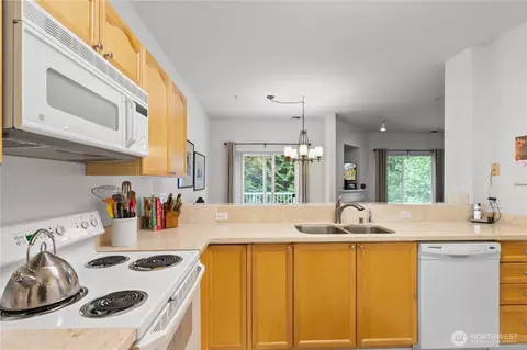 Kitchen - 12118 NE 171st Pl #E203, Bothell, WA 98011 photo 2 of 2