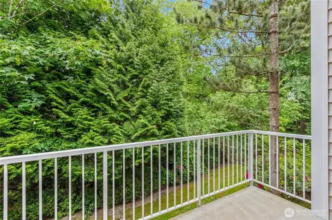Exterior - 12118 NE 171st Pl #E203, Bothell, WA 98011 photo 2 of 5