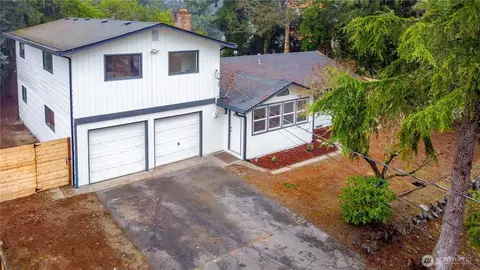 11117 Kirkwood Dr SW, Lakewood, WA 98498