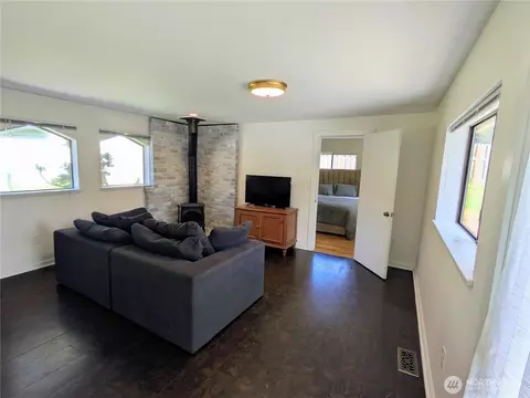 Living - 24 Shady Ln, Eastsound, WA 98245 photo 6 of 6