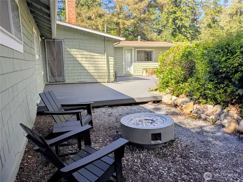Exterior - 24 Shady Ln, Eastsound, WA 98245 photo 3 of 15