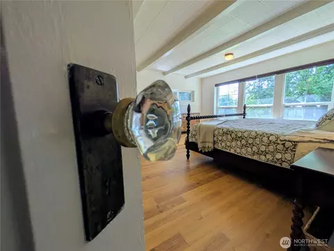 Bedroom - 24 Shady Ln, Eastsound, WA 98245 photo 1 of 7