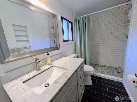 Bath - 24 Shady Ln, Eastsound, WA 98245 photo 3 of 3