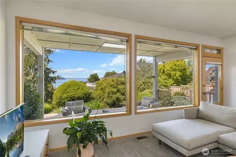 1411 Starling St, Steilacoom, WA 98388