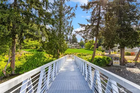 105 Lovell Ave SW #15-11, Bainbridge Island, WA 98110