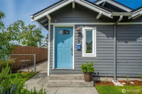 Exterior - 407 E Wright Ave, Tacoma, WA 98404 photo 4 of 19