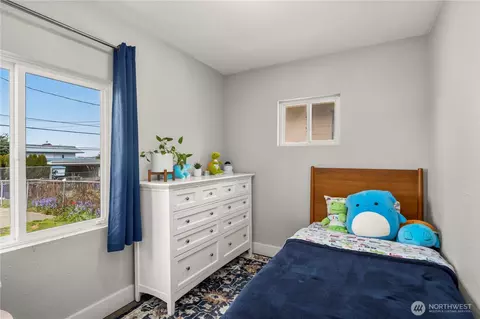 Bedroom - 407 E Wright Ave, Tacoma, WA 98404 photo 2 of 2