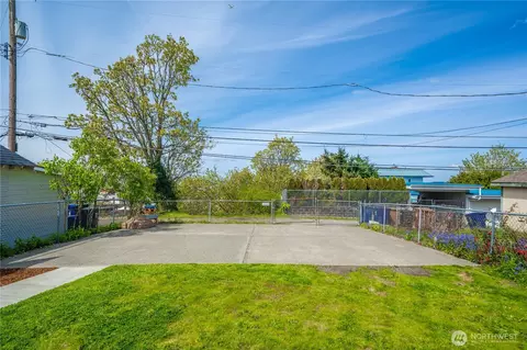 Exterior - 407 E Wright Ave, Tacoma, WA 98404 photo 17 of 19