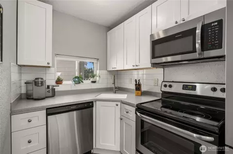 Kitchen - 407 E Wright Ave, Tacoma, WA 98404 photo 1 of 2