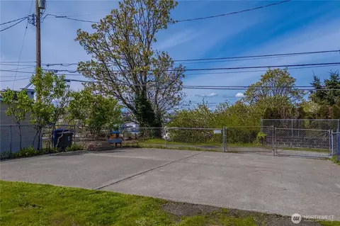 Exterior - 407 E Wright Ave, Tacoma, WA 98404 photo 16 of 19
