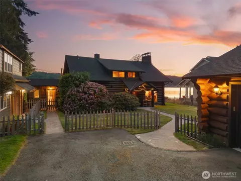 4617 Erlands Point Rd NW, Bremerton, WA 98312