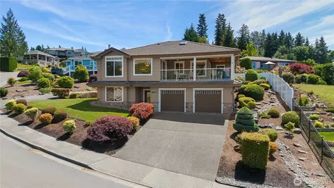 6027 Osprey Cir, Bremerton, WA 98312