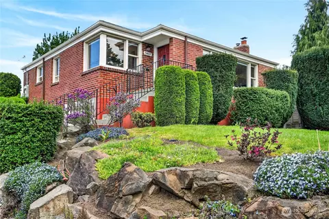 5457 35th Ave SW, Seattle, WA 98126