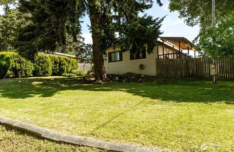 2172 Norman Dr, Oak Harbor, WA 98277