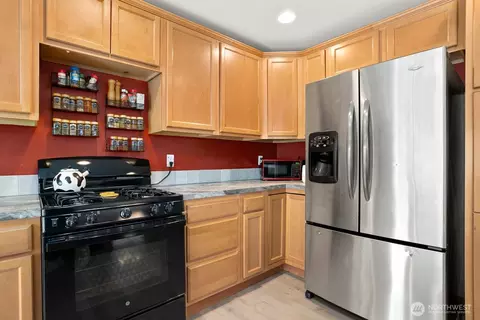 Kitchen - 1818 190th St Ct E, Spanaway, WA 98387 photo 1 of 3