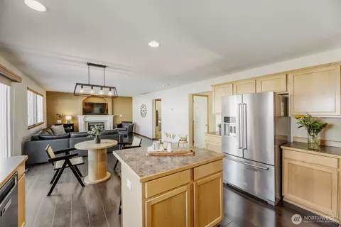 Kitchen - 13413 32nd Dr SE, Mill Creek, WA 98012 photo 3 of 3