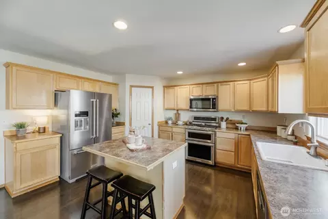 Kitchen - 13413 32nd Dr SE, Mill Creek, WA 98012 photo 2 of 3