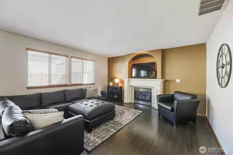 Living - 13413 32nd Dr SE, Mill Creek, WA 98012 photo 3 of 3