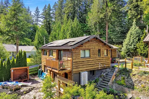 2070 Fairhaven Ave, Bellingham, WA 98229