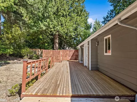 Exterior - 10610 NE 190th St, Bothell, WA 98011 photo 12 of 13