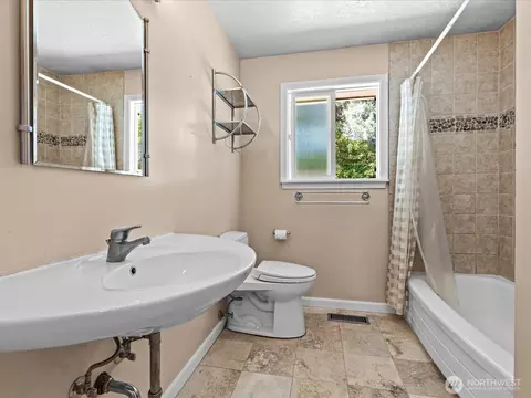 Bath - 10610 NE 190th St, Bothell, WA 98011 photo 1 of 1