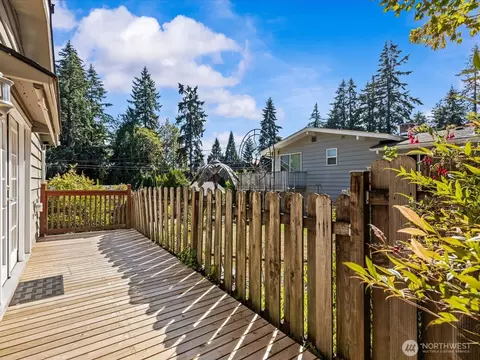 Exterior - 10610 NE 190th St, Bothell, WA 98011 photo 7 of 13