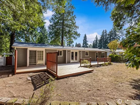 Exterior - 10610 NE 190th St, Bothell, WA 98011 photo 2 of 13