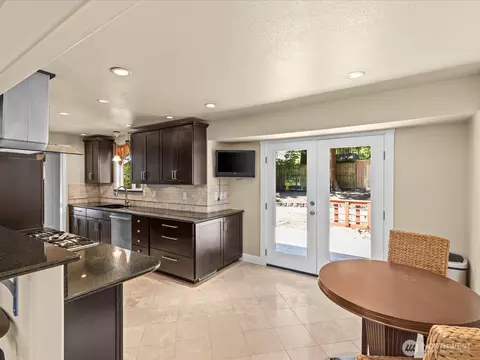 Kitchen - 10610 NE 190th St, Bothell, WA 98011 photo 2 of 7