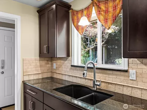 Kitchen - 10610 NE 190th St, Bothell, WA 98011 photo 7 of 7