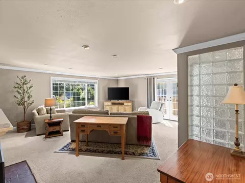 Living - 10610 NE 190th St, Bothell, WA 98011 photo 6 of 8