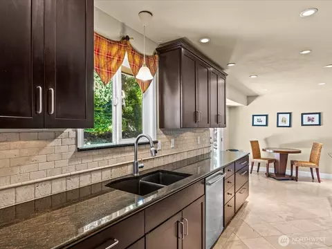 Kitchen - 10610 NE 190th St, Bothell, WA 98011 photo 6 of 7