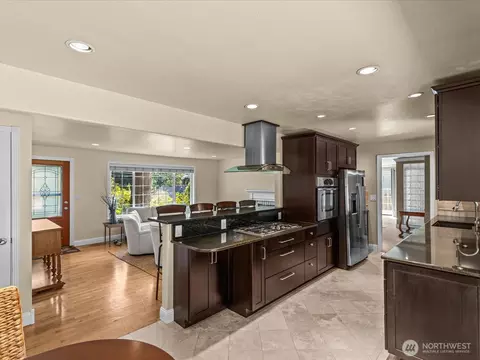 Kitchen - 10610 NE 190th St, Bothell, WA 98011 photo 3 of 7