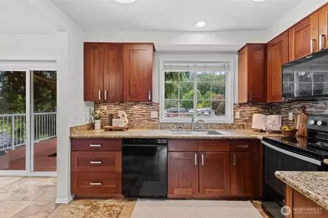 Kitchen - 17502 113th Ave NE, Bothell, WA 98011 photo 1 of 2