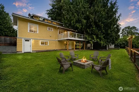 Exterior - 17502 113th Ave NE, Bothell, WA 98011 photo 3 of 5