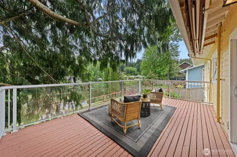 Exterior - 17502 113th Ave NE, Bothell, WA 98011 photo 2 of 5