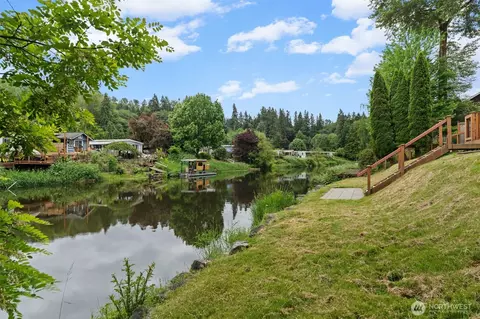 View/Area - 17502 113th Ave NE, Bothell, WA 98011 photo 2 of 6