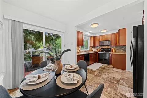 Dining - 17502 113th Ave NE, Bothell, WA 98011 photo 1 of 2