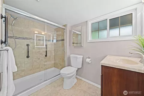 Bath - 17502 113th Ave NE, Bothell, WA 98011 photo 2 of 3
