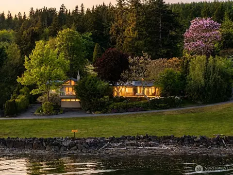 112 Merridith St, Port Ludlow, WA 98365