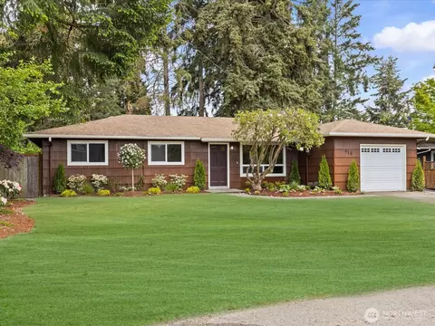 418 S 190th St, Burien, WA 98148