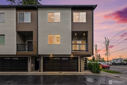 Exterior - 9745 4th Ave W, Everett, WA 98204 photo 5 of 5