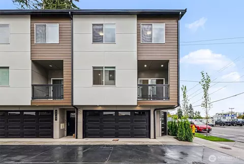 Exterior - 9745 4th Ave W, Everett, WA 98204 photo 2 of 5