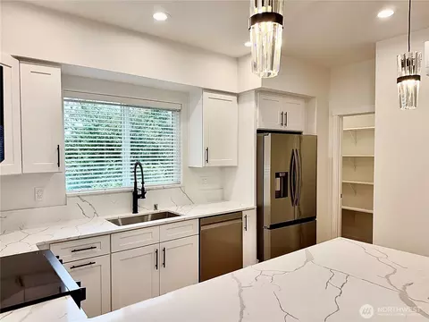 Kitchen - 9745 4th Ave W, Everett, WA 98204 photo 5 of 5