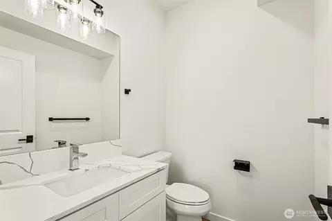 Bath - 9745 4th Ave W, Everett, WA 98204 photo 1 of 3