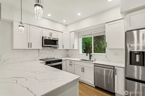 Kitchen - 9745 4th Ave W, Everett, WA 98204 photo 4 of 5