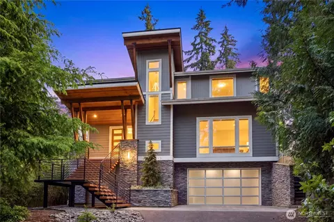 16003 SE 43rd St, Bellevue, WA 98006