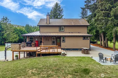 Exterior - 19205 212th St E, Orting, WA 98360 photo 7 of 14