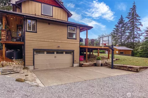Exterior - 19205 212th St E, Orting, WA 98360 photo 8 of 14