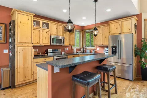 Kitchen - 19205 212th St E, Orting, WA 98360 photo 2 of 5